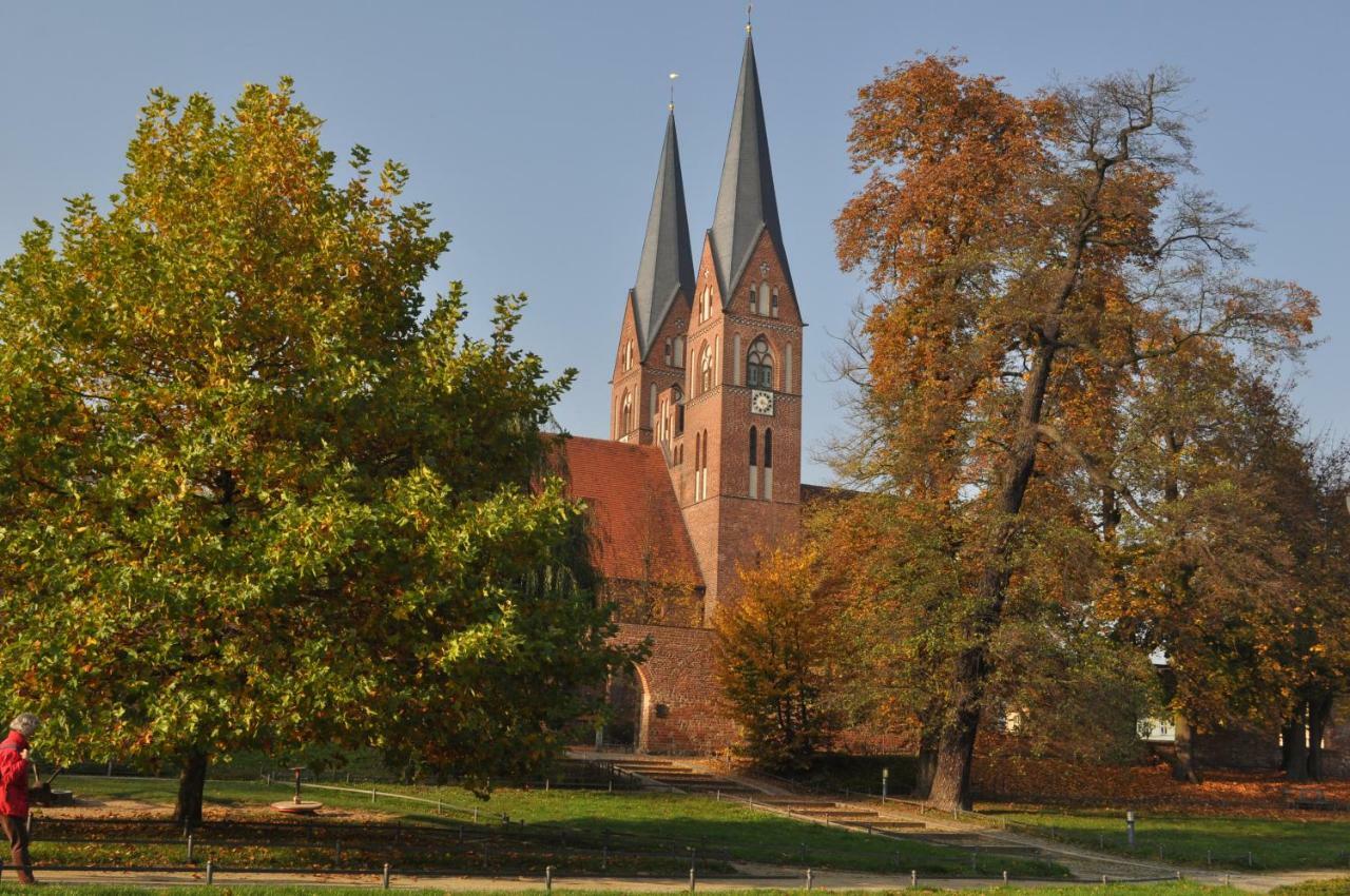 Kulturfreizeiten Ferienwohnungen Neuruppin Exterior foto